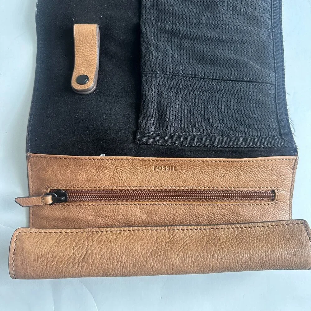 Fossil Mens Leather Tech Wrap Travel Organizer With Snap Closures Zipper Pocket